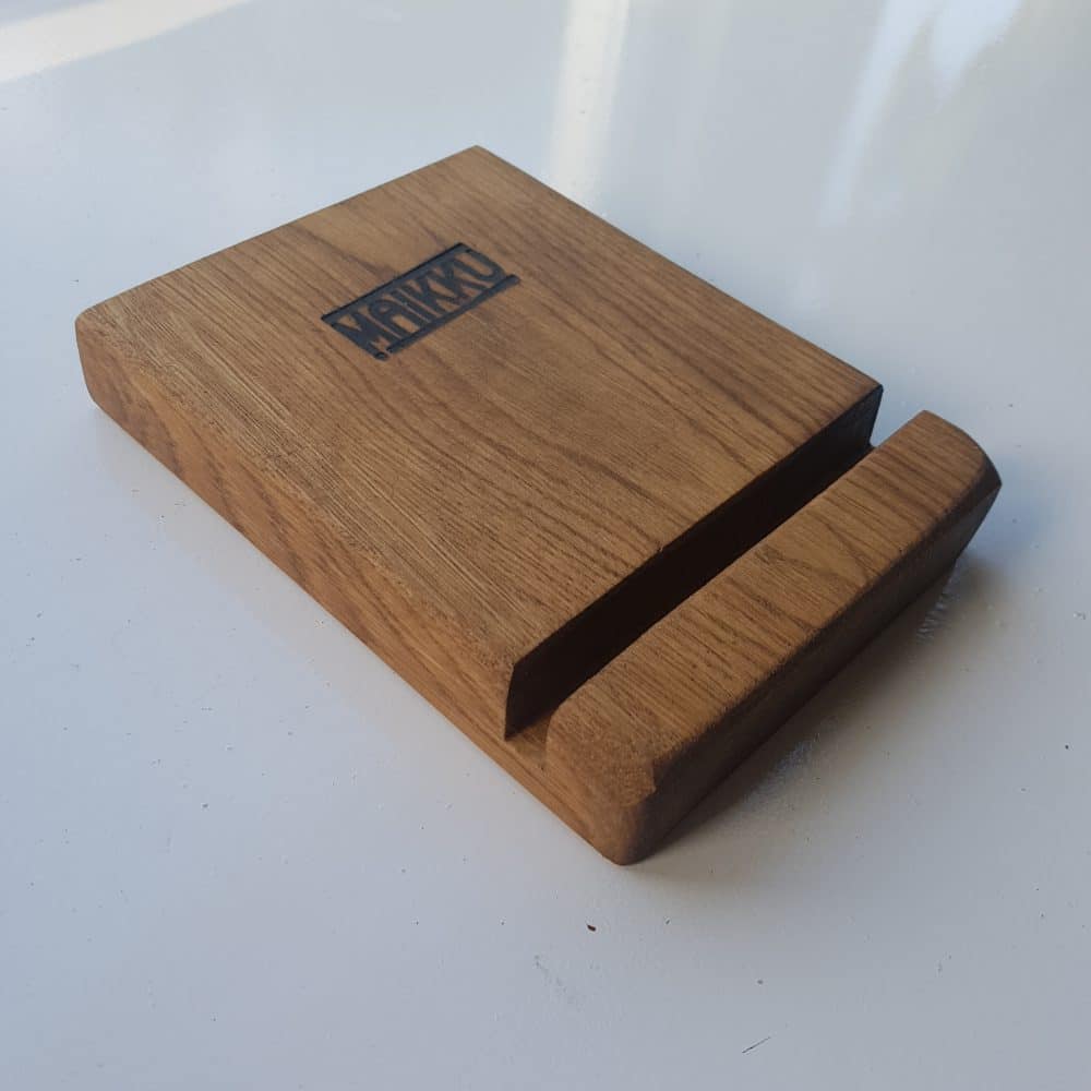 woensdag Natuur Persoon belast met sportgame Tablet houder van eikenhout | accessoires | Maikku