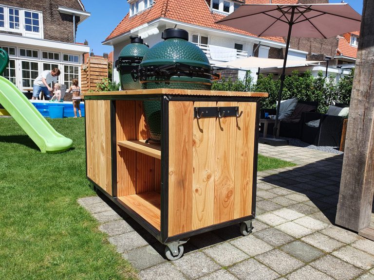 BBQ tafel op wielen hout en staal bestel 'm op maat Maikku